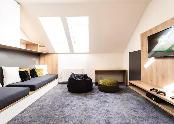 Flexihome Sk - Komenskeho - Private Parking Spot - Ultra Modern And Stylish