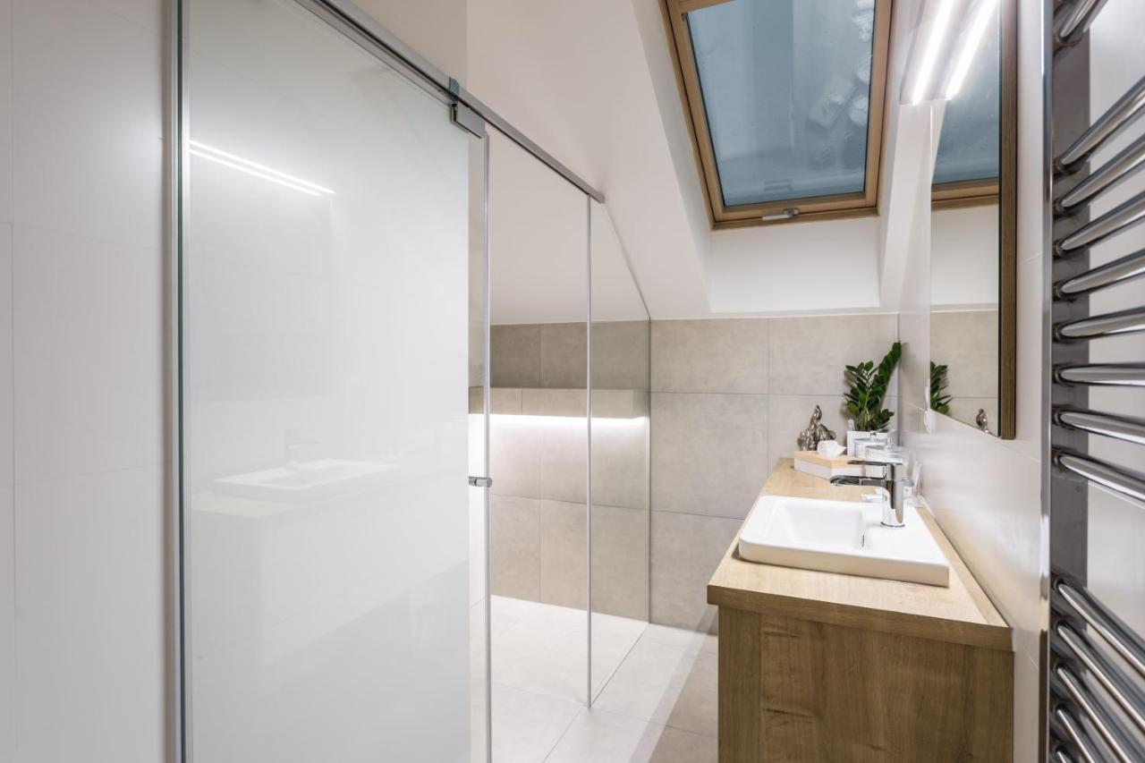 Apartment Flexihome Sk - Komenskeho - Private Parking Spot - Ultra Modern And Stylish *