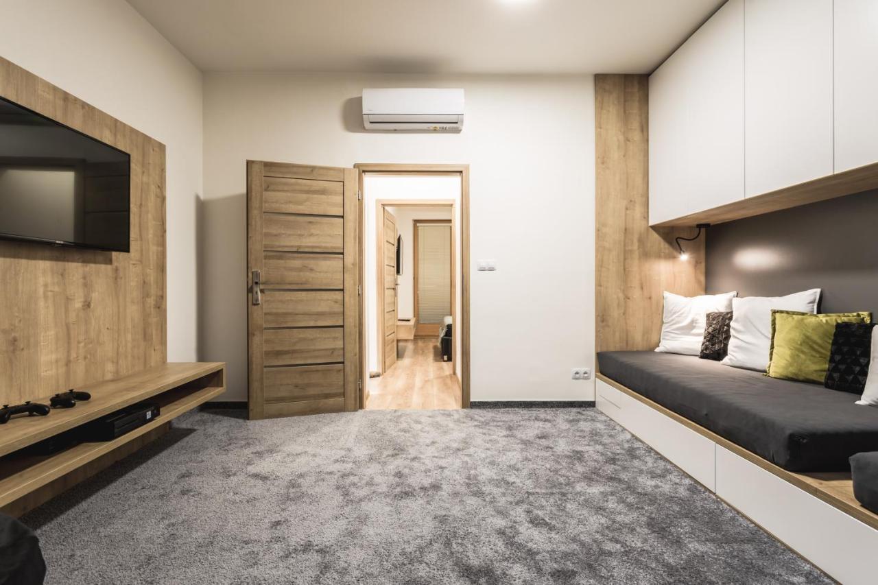Apartment Flexihome Sk - Komenskeho - Private Parking Spot - Ultra Modern And Stylish *