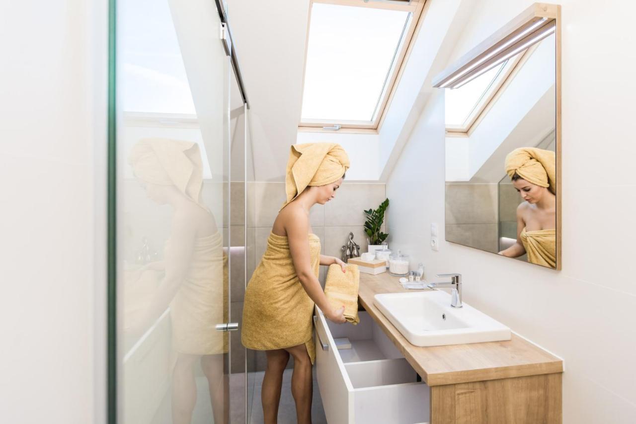 Apartment Flexihome Sk - Komenskeho - Private Parking Spot - Ultra Modern And Stylish Kosice