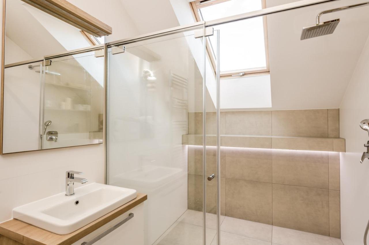 Apartment Flexihome Sk - Komenskeho - Private Parking Spot - Ultra Modern And Stylish