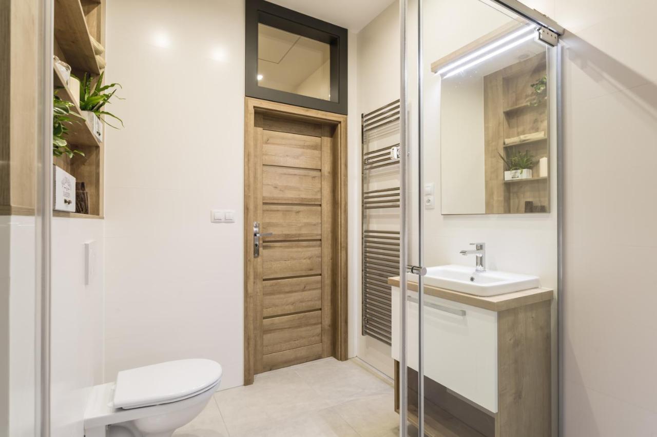 Apartment Flexihome Sk - Komenskeho - Private Parking Spot - Ultra Modern And Stylish