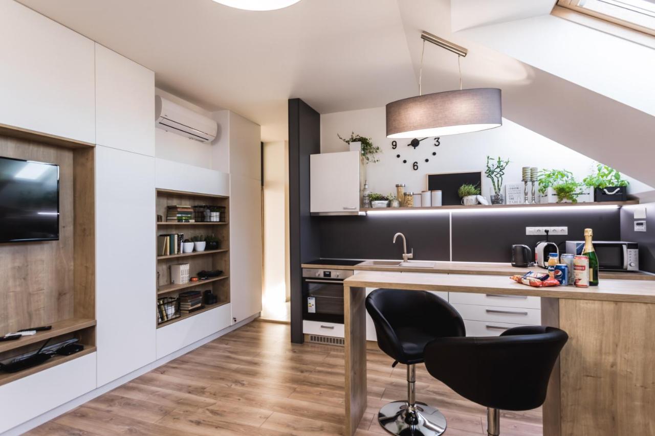 Apartment Flexihome Sk - Komenskeho - Private Parking Spot - Ultra Modern And Stylish