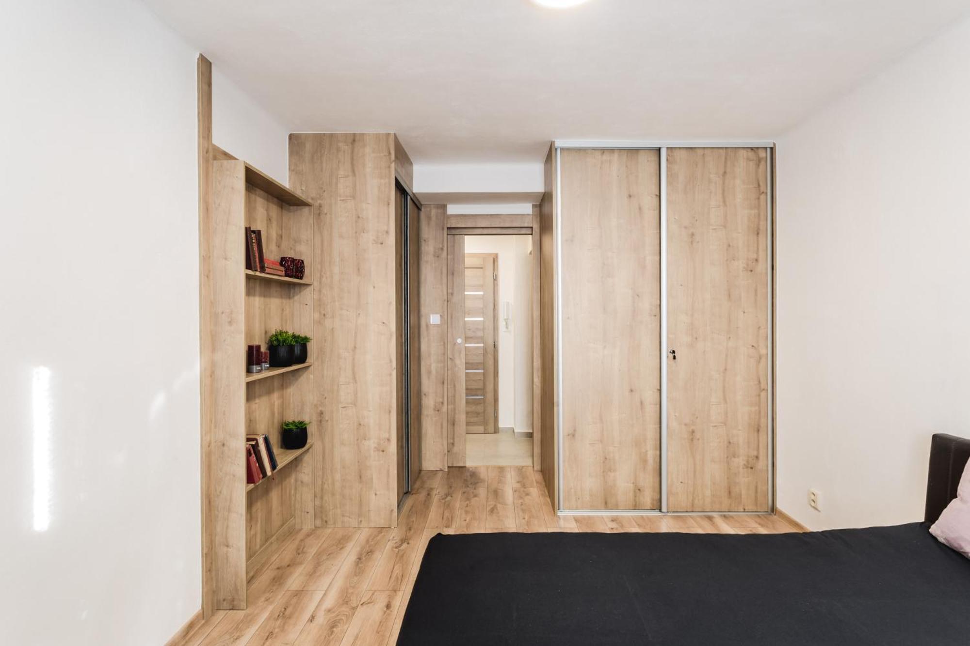Flexihome Sk - Komenskeho - Private Parking Spot - Ultra Modern And Stylish Apartment *